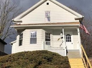 2 Fielding St, Worcester, MA 01603