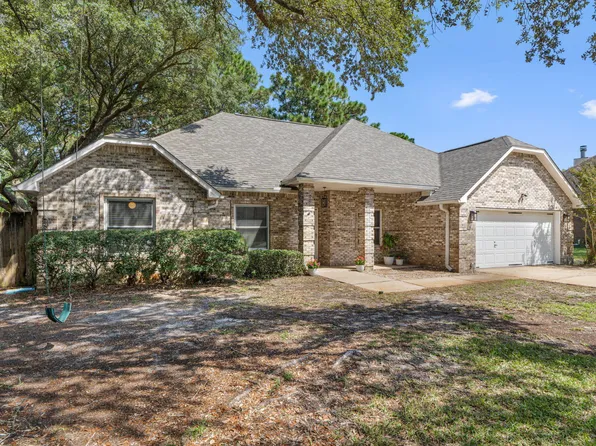 64 Hampton Cir, Niceville, FL 32578