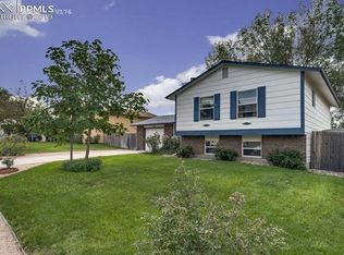 7032 Woodstock St, Colorado Springs, CO 80911