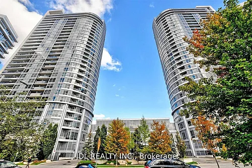 151 Village Green Sq Photo 1