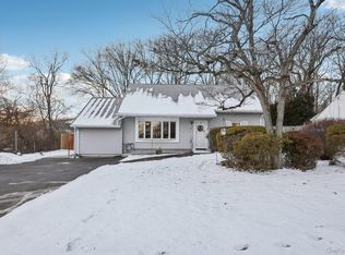 375 Laurel Rd, Pearl River, NY 10965