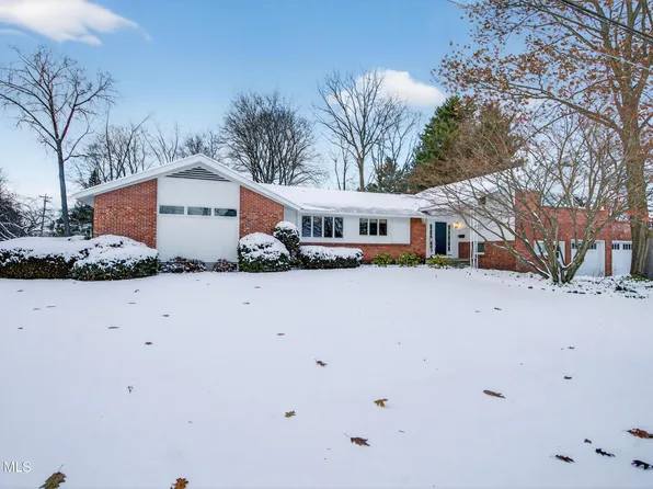 6 Arbor Dr / 591 Glen St, Glens Falls, NY 12801