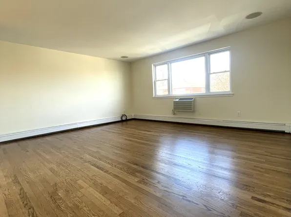 (undisclosed Address), Yonkers, NY 10704