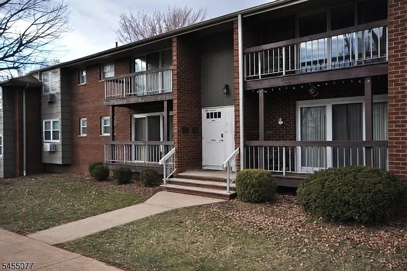 18 Deanna Dr #48