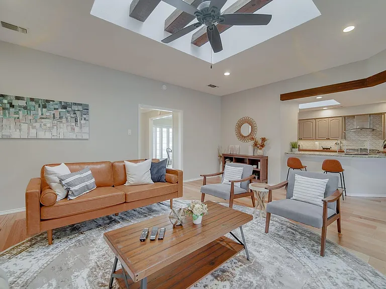 502 Stillmeadow Dr — Photo 8