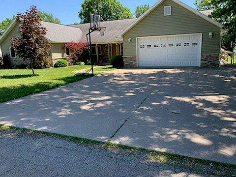 1st image of 318 E Bogardus St