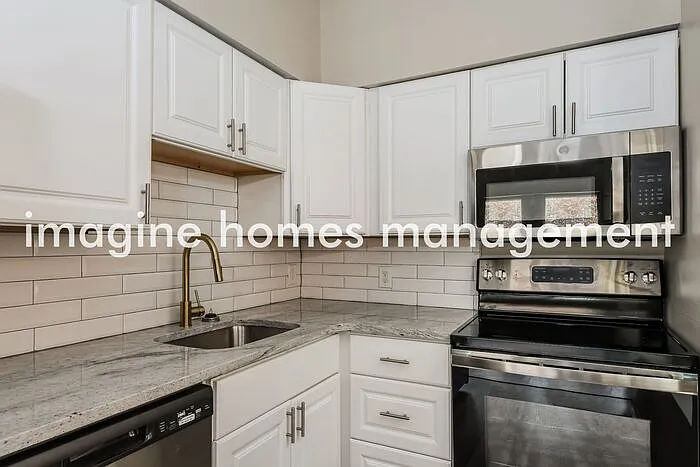 4258 McPherson Ave #2B — Photo 7