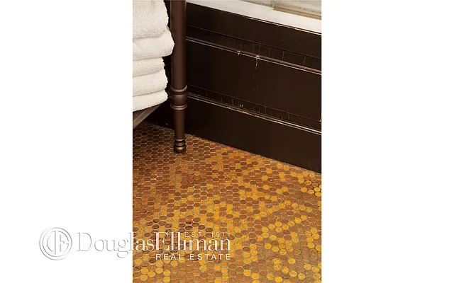 Sold by Douglas Elliman | media 15