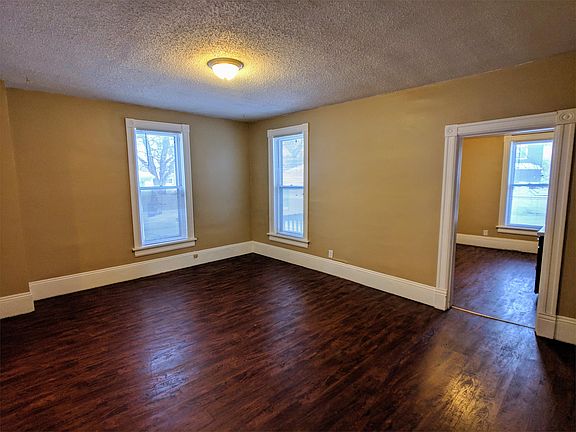 2nd image of 406 Vine Ave