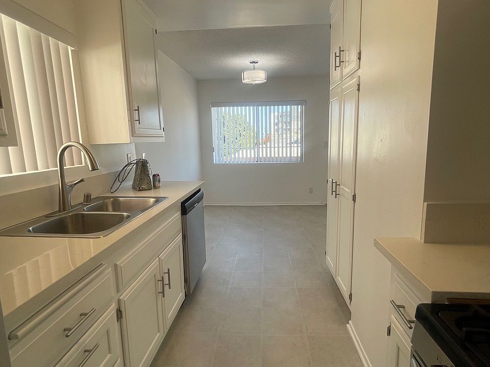 Unit 15 - Studio Floorplan