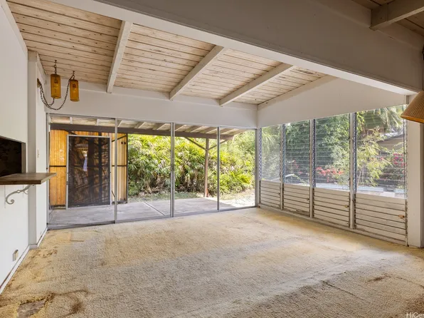 1104 Mokapu Blvd, Kailua, HI 96734