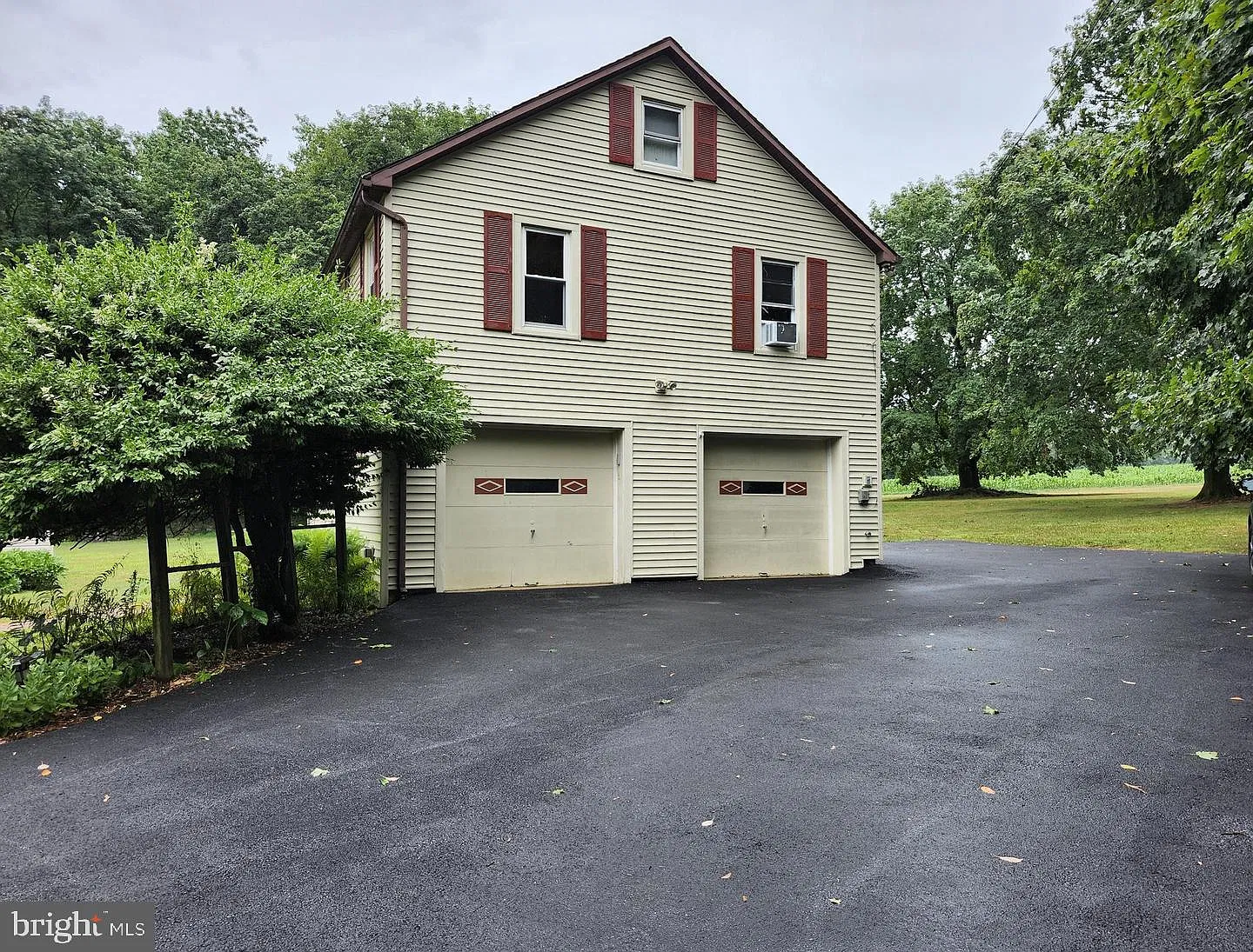 2 bed, 1.0 bath, $1,400 — Photo 1
