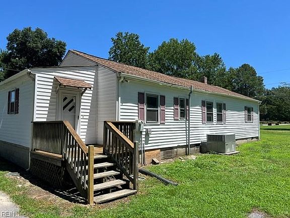 2nd image of 817 Moore Farm Ln