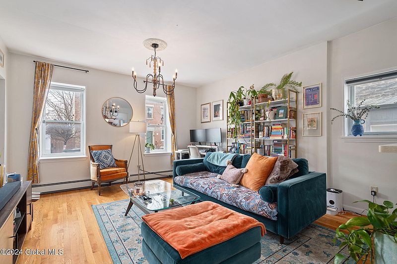 5th image of 47 Adams Street