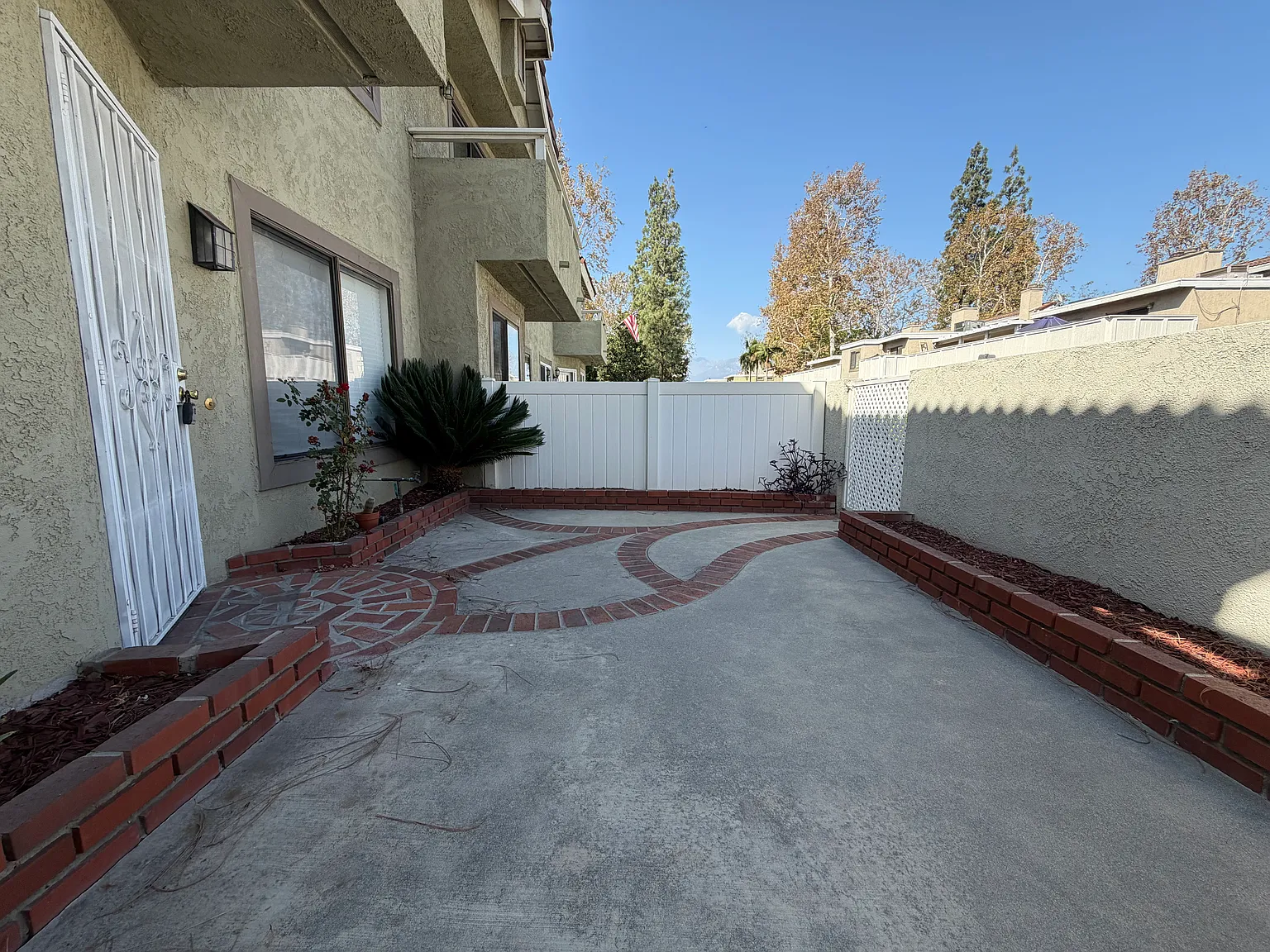 2 bed, 2.5 bath, 1336 sqft, $2,700 — Photo 4