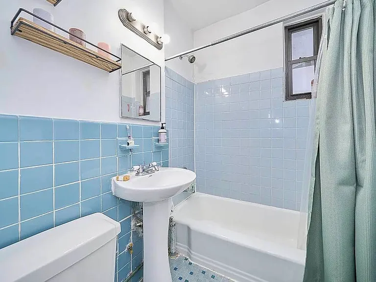 100 Lexington Ave #2C — Photo 4