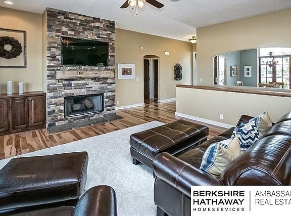 4th image of 26826 Taylor Circle Circle Valley NE