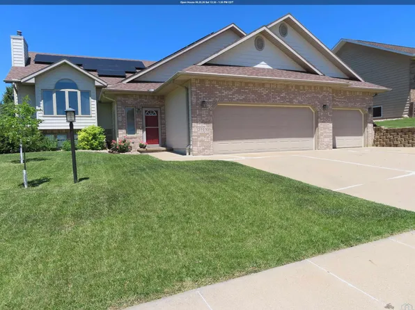 2003 Trinity Ct, Sioux City, IA 51104