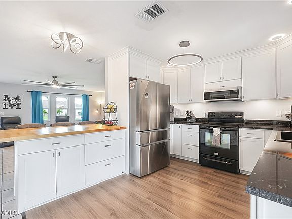 3rd image of 511 NW 7th Ave
