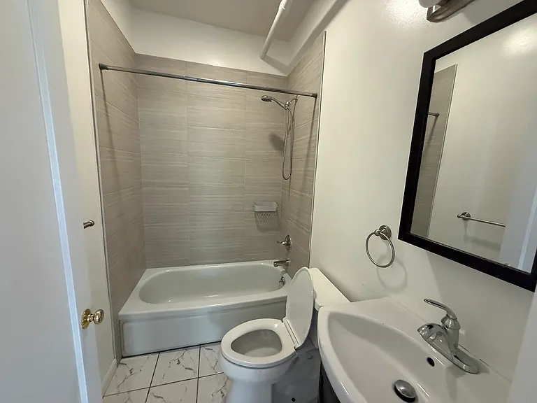 1535 Francisco St #10 — Photo 5