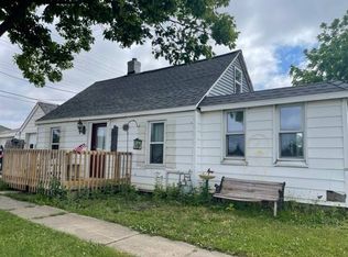 956 W Market St, Nappanee, IN 46550