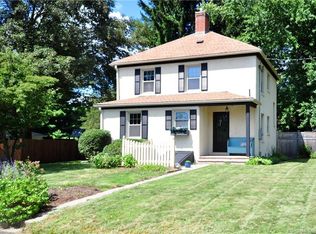 4 Maple Ct, Simsbury, CT 06070