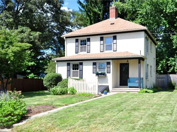 4 Maple Court, Simsbury, CT 06070