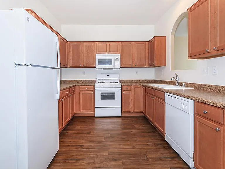 Suncrest Townhomes — Photo 26