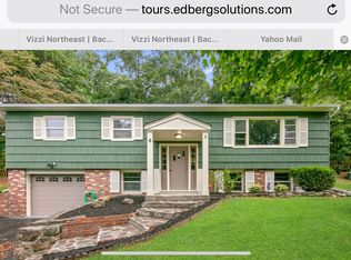 4 Rockhill Dr, Sloatsburg, NY 10974