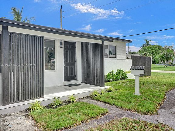 4th image of 2441 Kingston Dr