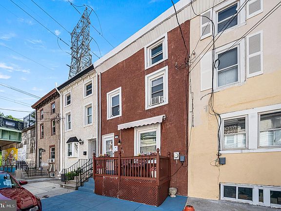 2nd image of 109 Roxborough Ave