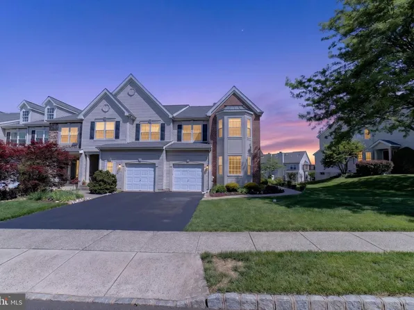 106 Julian Dr E, Warminster, PA 18974