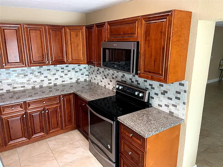6407 SW 5th St — Photo 54