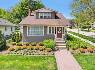 738 Augusta Ave, Elgin, IL 60120