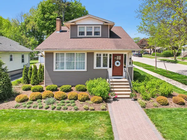 738 Augusta Ave, Elgin, IL 60120