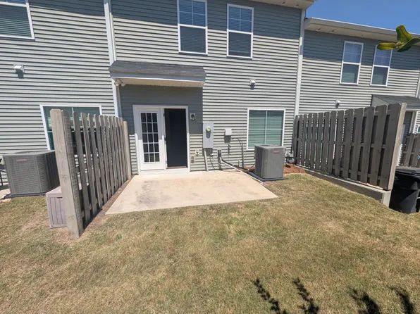 104 Bluet Ln, Taylors, SC 29687