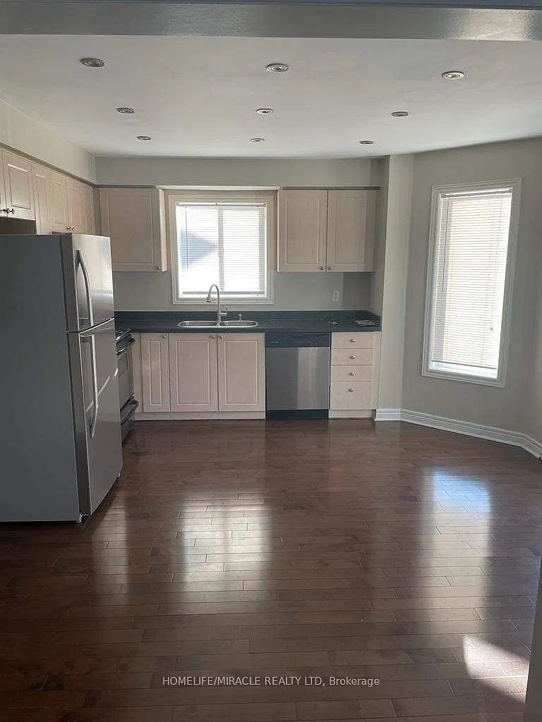 3 bed, $2,500 — Photo 4
