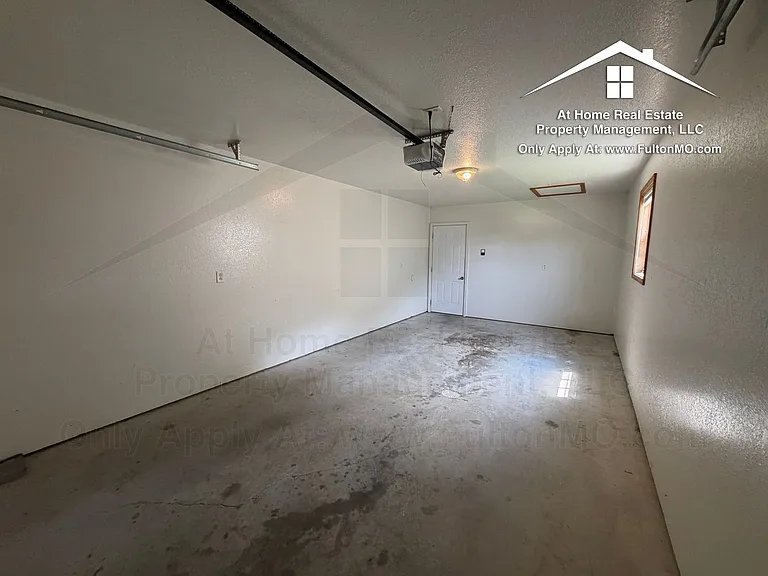 1902 Dunham Dr — Photo 29