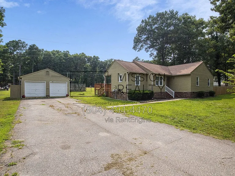 7750 Robinwood Dr — Photo 2