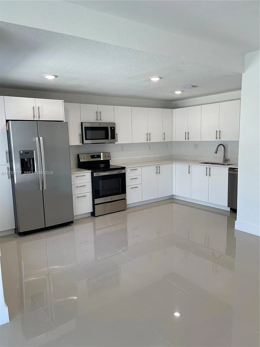 Building Photo - 25807 SW 144th Ct