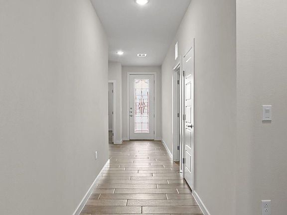 4th image of 962 Bicknor Pl