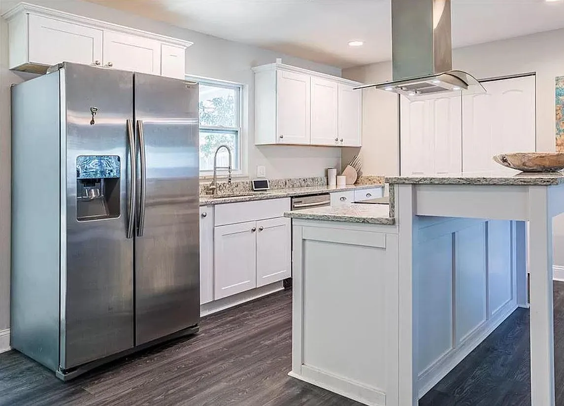 3 bed, 1605 sqft, $2,950 — Photo 3