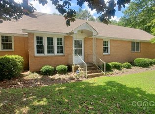 18 4th St, Mc Bee, SC 29101