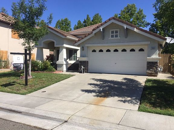 3rd image of 2904 Dinwiddie Way