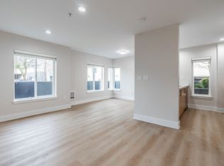 422 1st Ave W APT 409, Seattle, WA 98119