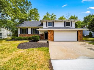 32705 W Nimrod St, Solon, OH 44139