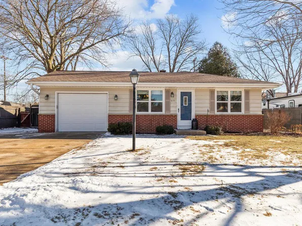 810 Memorial DRIVE, Kewaskum, WI 53040