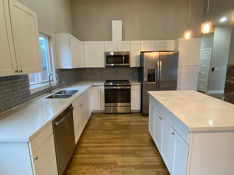 228 Jericho Ave NE — Photo 9