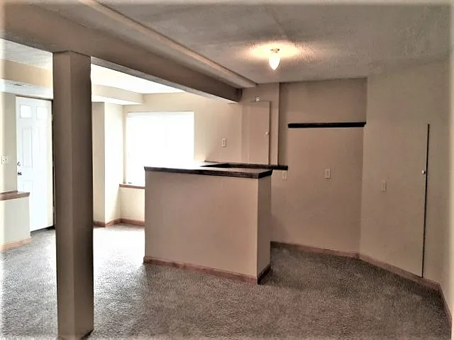 440 Dexter Ct — Photo 8