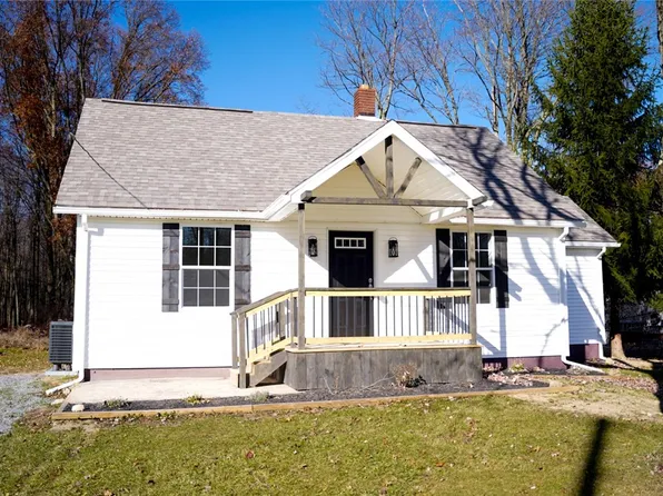 227 State Route 208, New Bedford, PA 16140